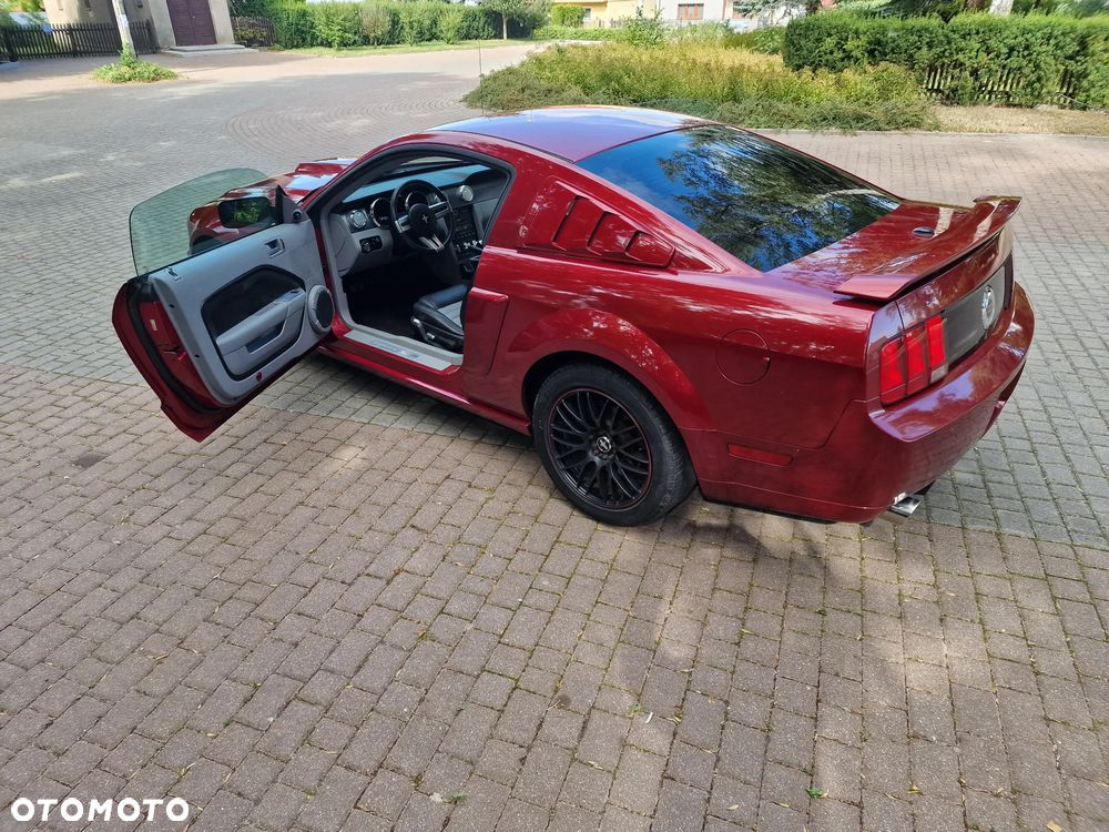 Ford Mustang - 25