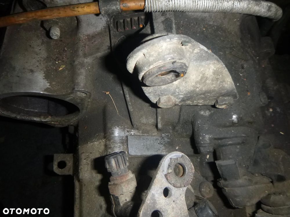 SKRZYNIA BIEGÓW VW T4 1,9D TD 2.4 D CPV - 2