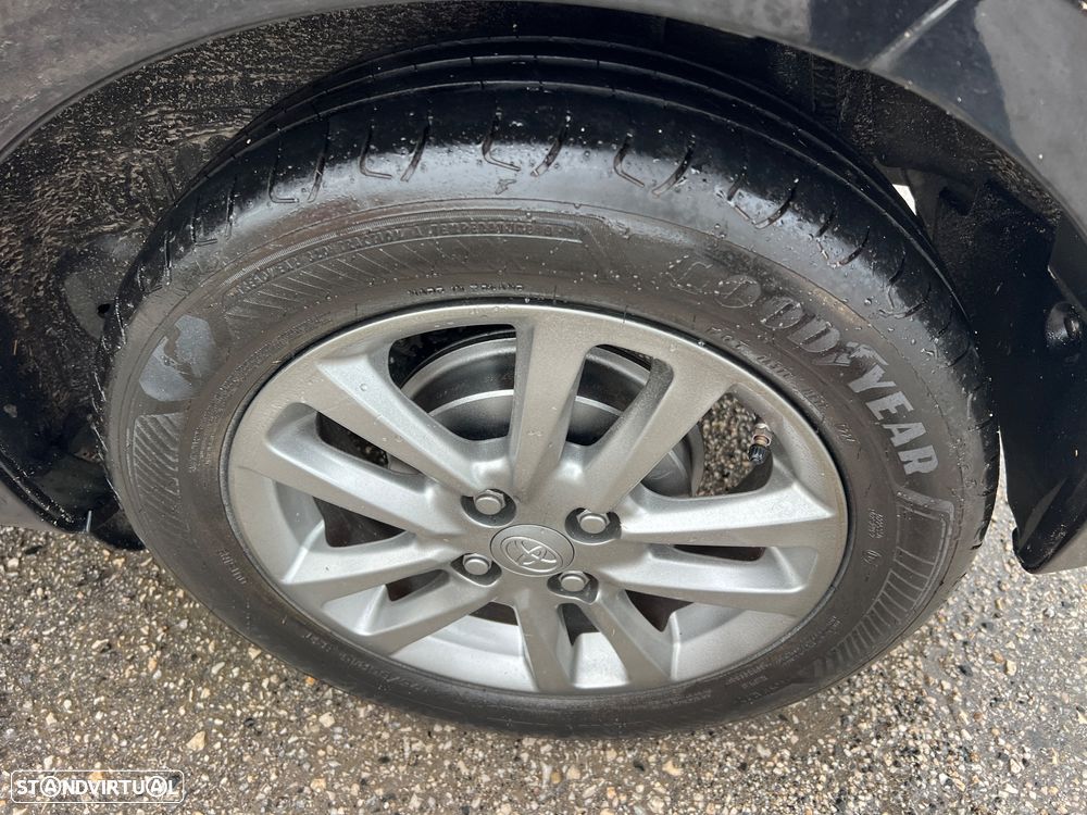 Toyota Yaris 1.0 VVT-i Comfort +PS+PT Techno - 28