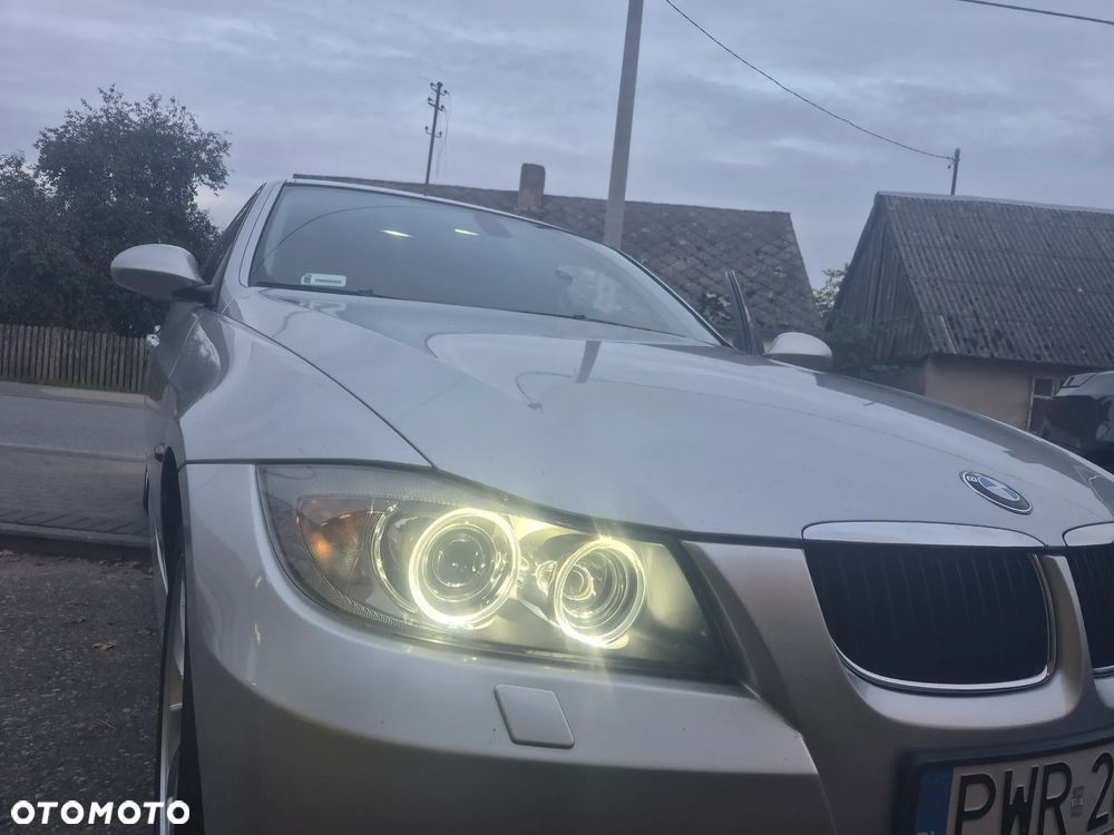 BMW Seria 3 318i - 15