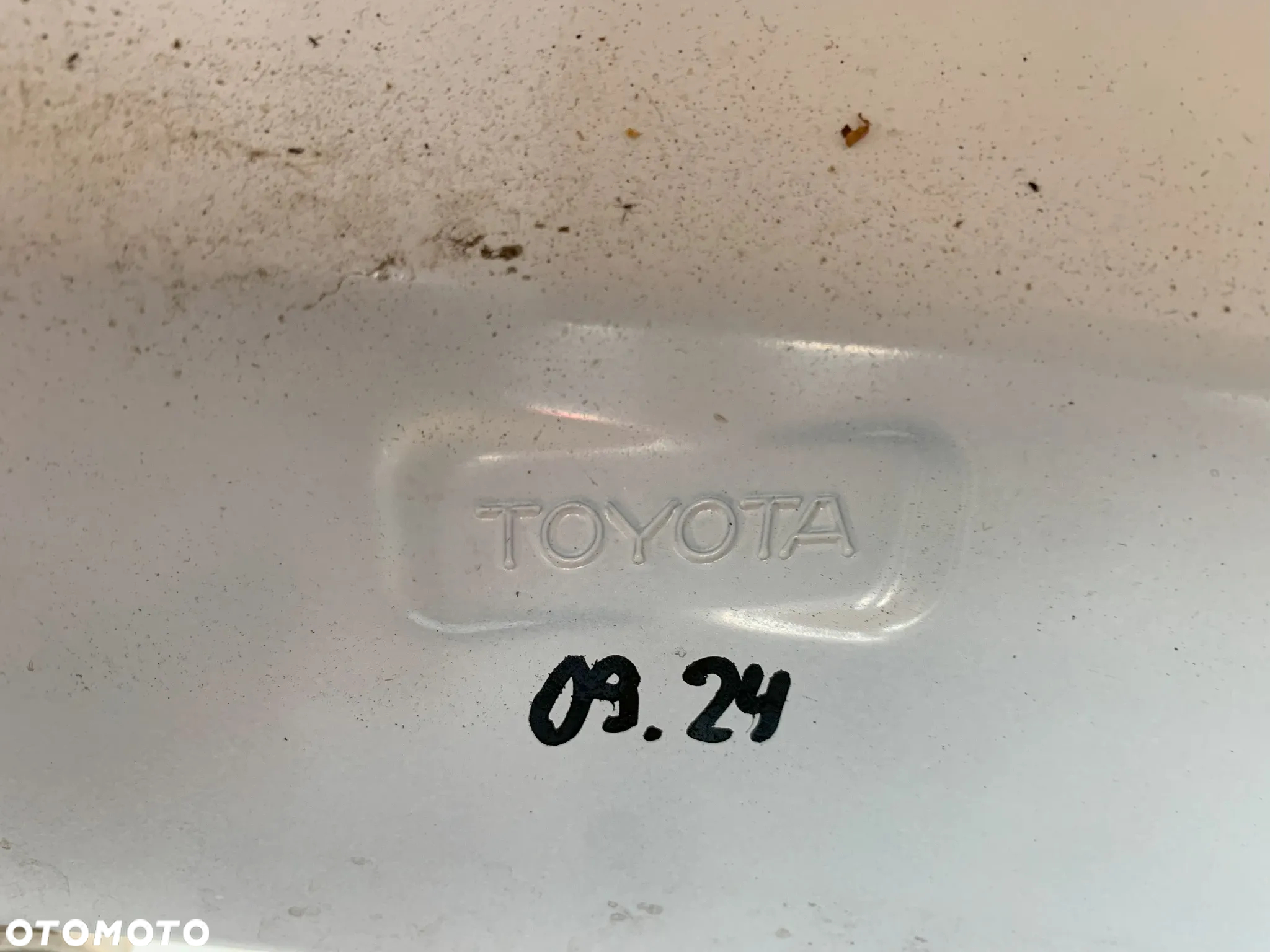 Toyota Yaris 4 IV 20r Maska pokrywa silnika 2020 - 4