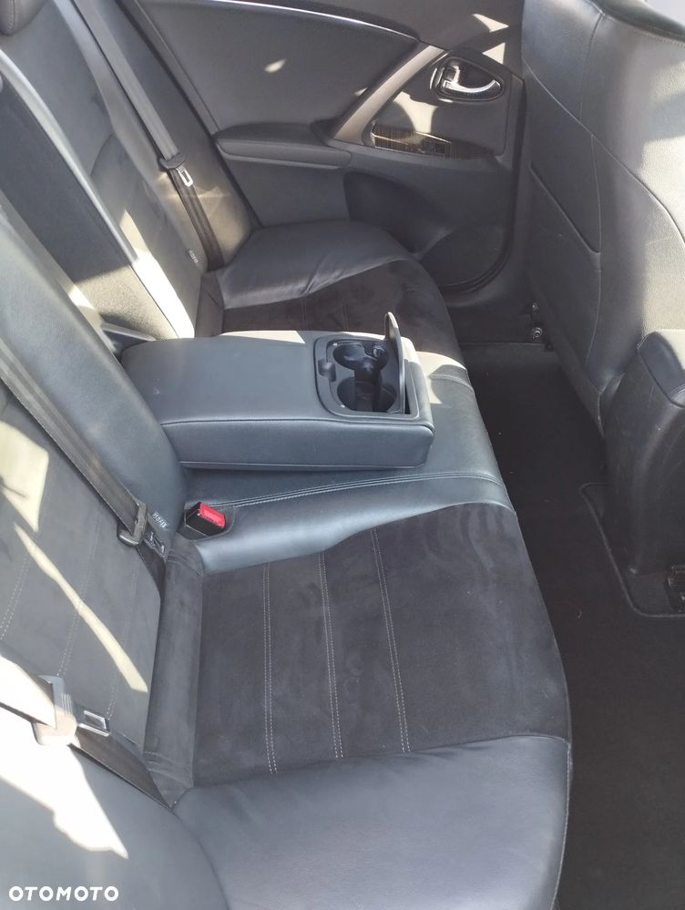 Toyota Avensis 2.0 Premium MS - 10