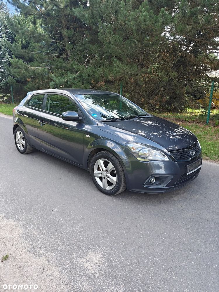 Kia Ceed 1.6 L - 1