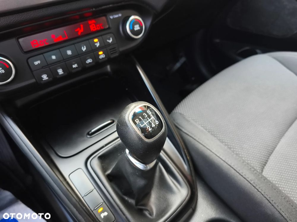 Kia Carens 1.7 CRDi XL 7os - 13