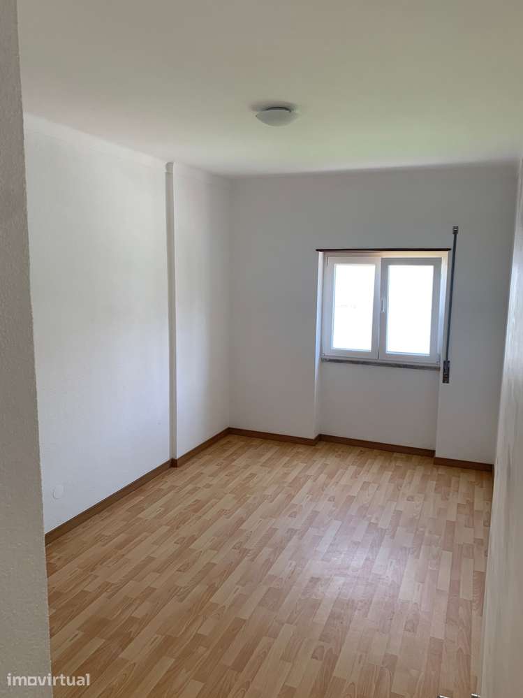 T3 Pinhal Novo | Remodelado | Varanda | Arrecadação - Grande imagem: 5/24