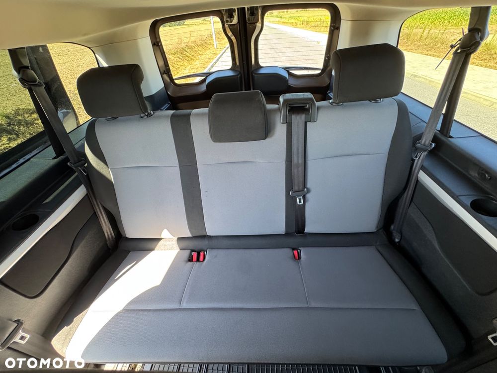 Opel Vivaro - 11