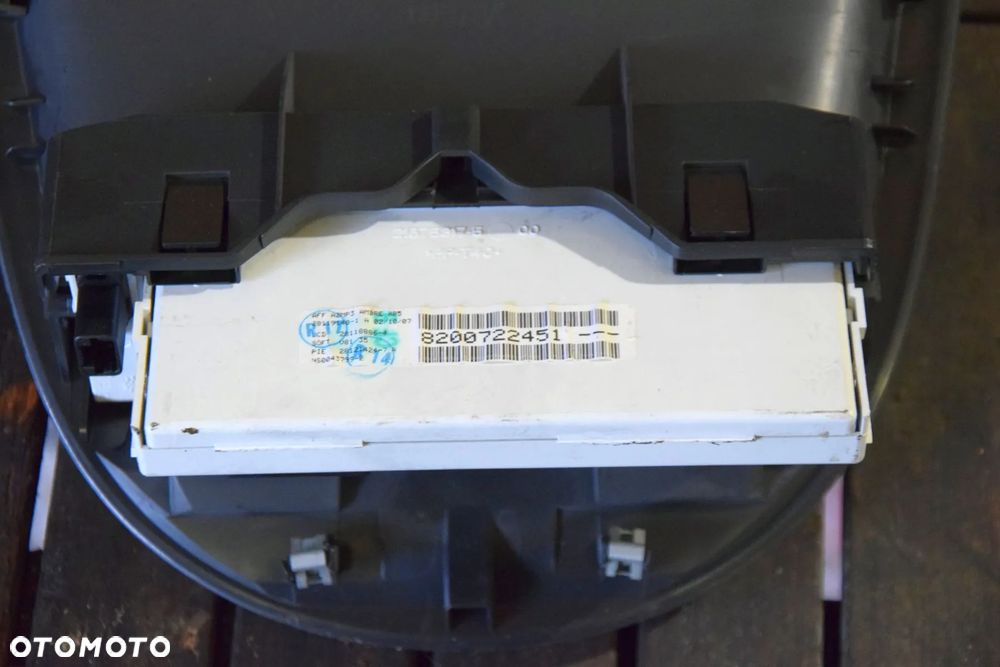 Renault Clio III 3 Wyświetlacz górny centralny radia 8200722451 - 3