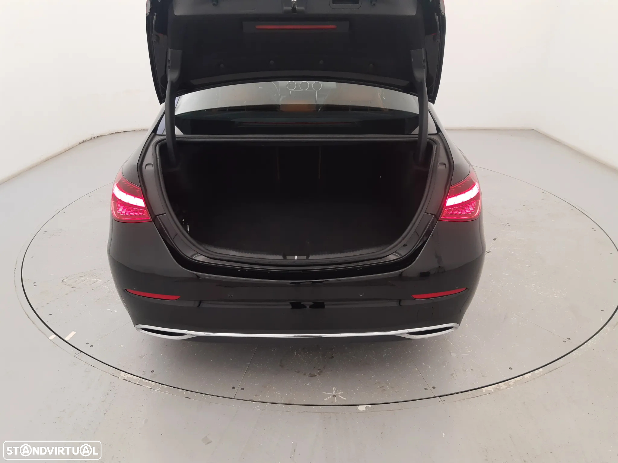 Mercedes-Benz C 300 e - 29