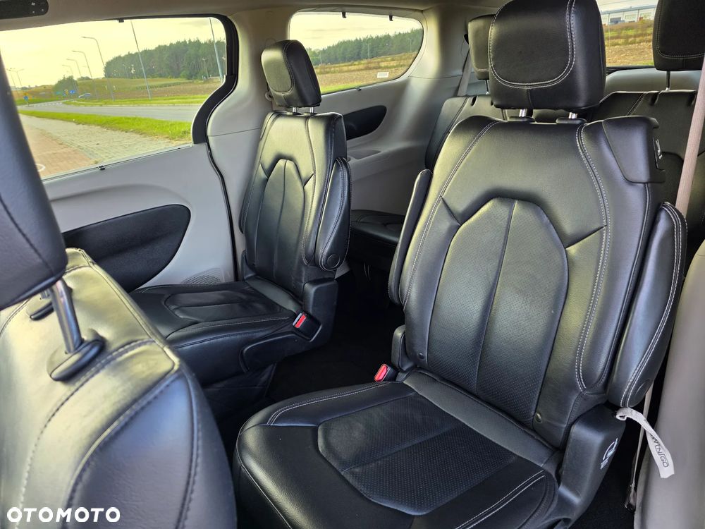 Chrysler Pacifica - 13