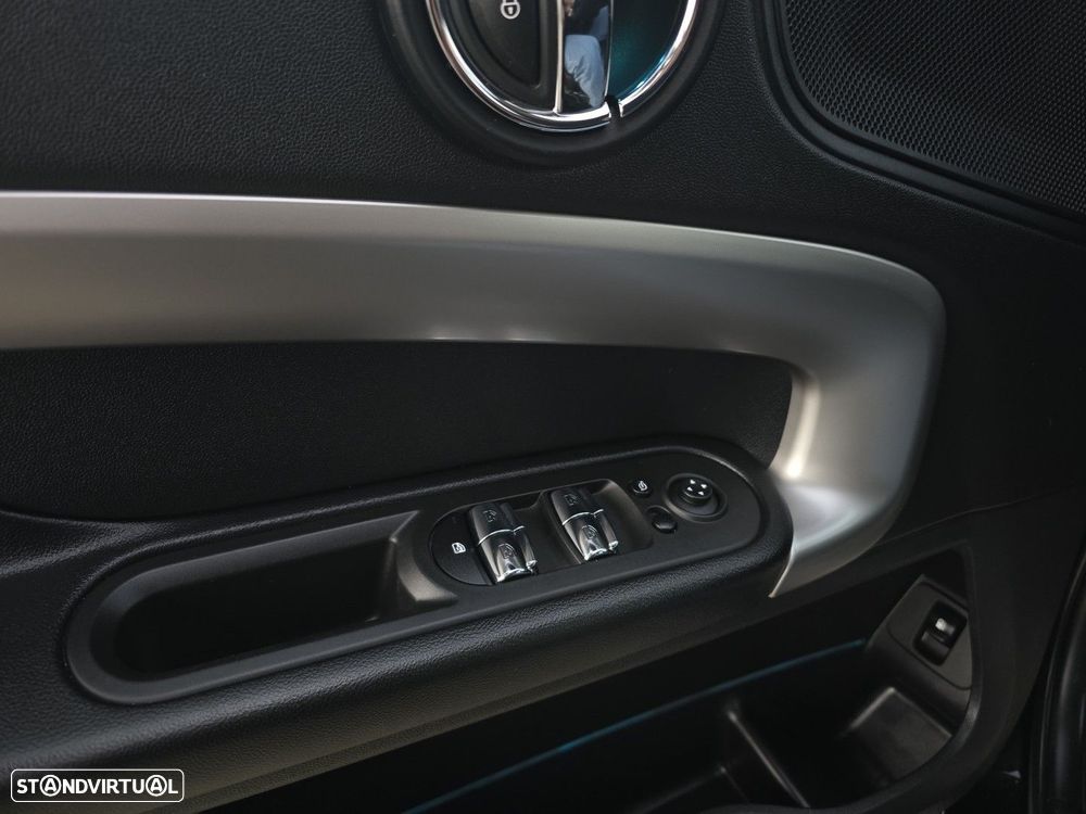 MINI Countryman Cooper SE Premium Essential Auto - 35