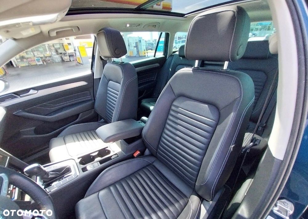 Volkswagen Passat 2.0 TDI SCR DSG 4Motion Elegance - 9