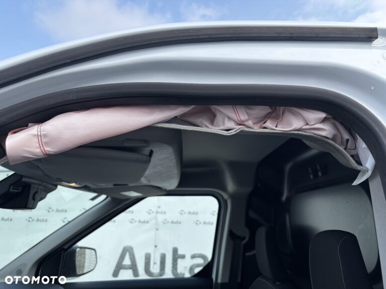 Ford Transit Courier - 11