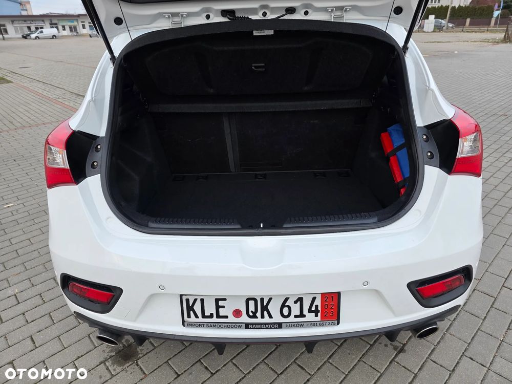 Hyundai i30 1.6 T GDI Turbo - 21