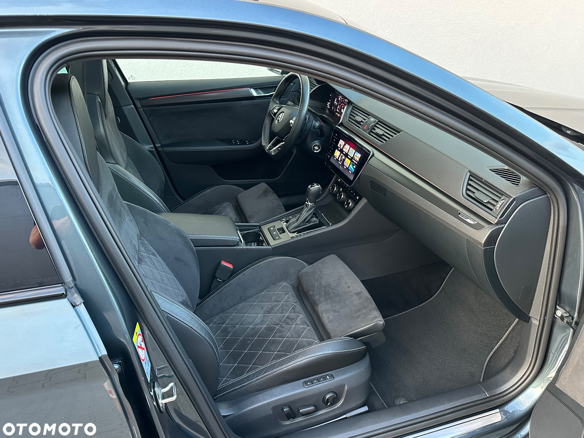 Skoda Superb 2.0 TDI DSG Sportline - 24