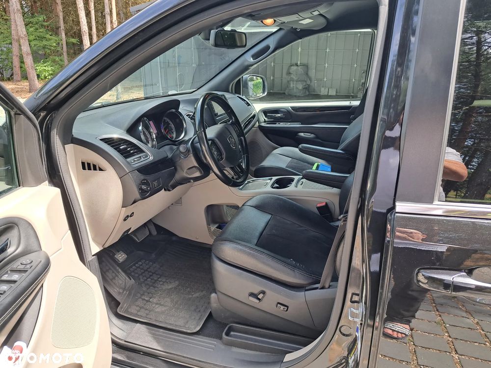 Dodge Grand Caravan 3.6 R/T - 13