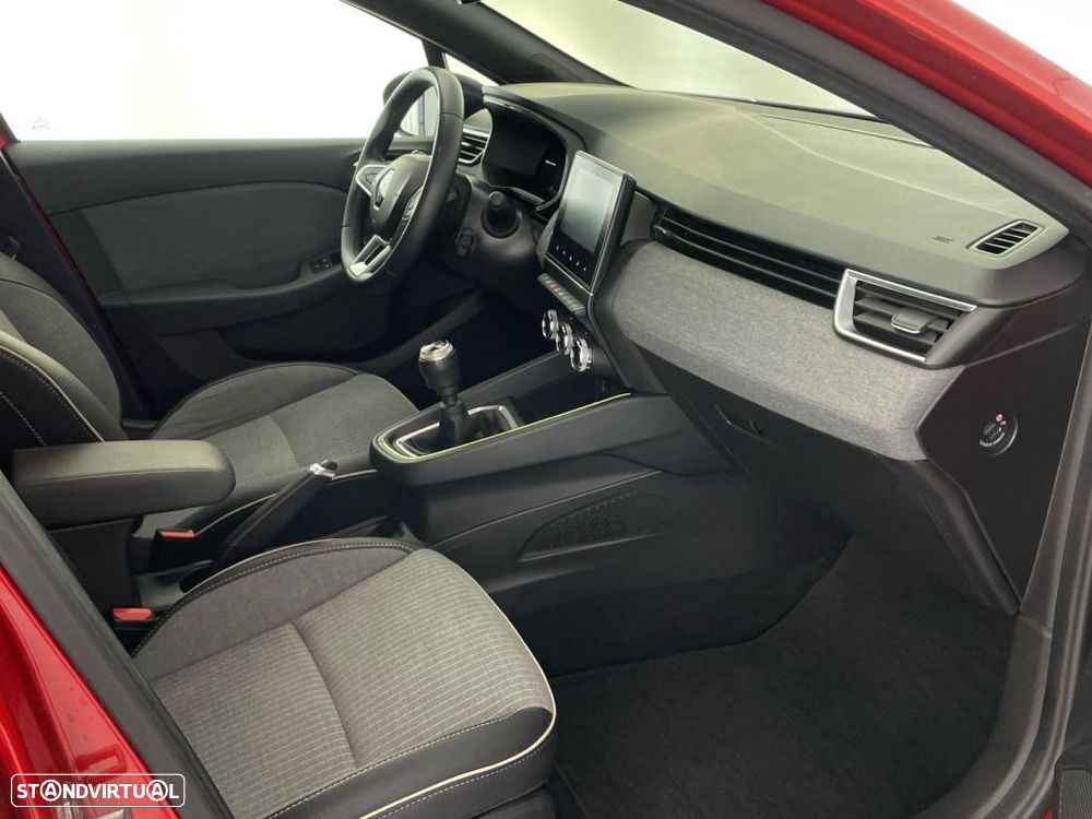Renault Clio 1.0 TCe Techno — fotografia 21