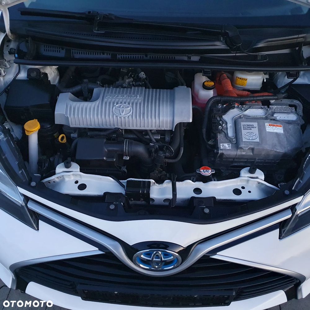 Toyota Yaris Hybrid 100 Selection Passion - 10