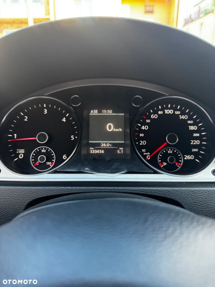 Volkswagen Passat 2.0 TDI Highline - 13