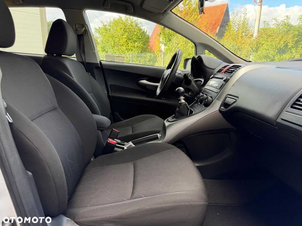 Toyota Auris 1.4 D-4D Active - 11