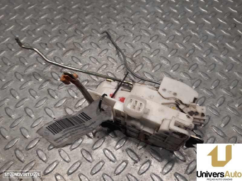 FECHADURA PORTA FRENTE ESQUERDA TOYOTA AVENSIS 2.0 (AZT250_) 147CV 1998CC - 1