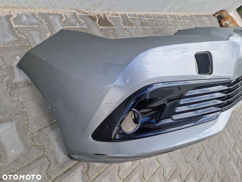 Zderzak Toyota Auris II lift 2015 - bez dziur - 4