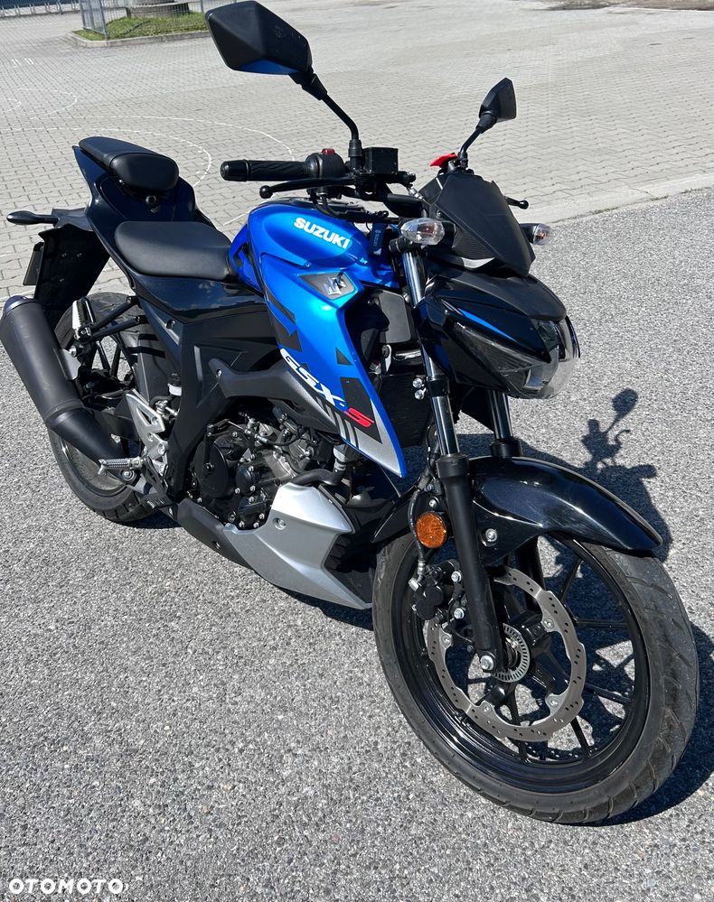Suzuki GSX - 3