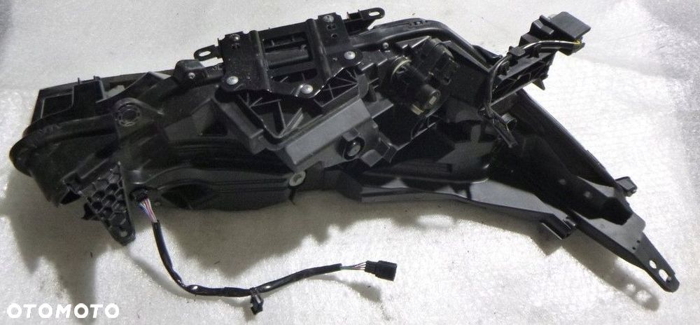 Nissan Ariya Reflektor Lewy - 6