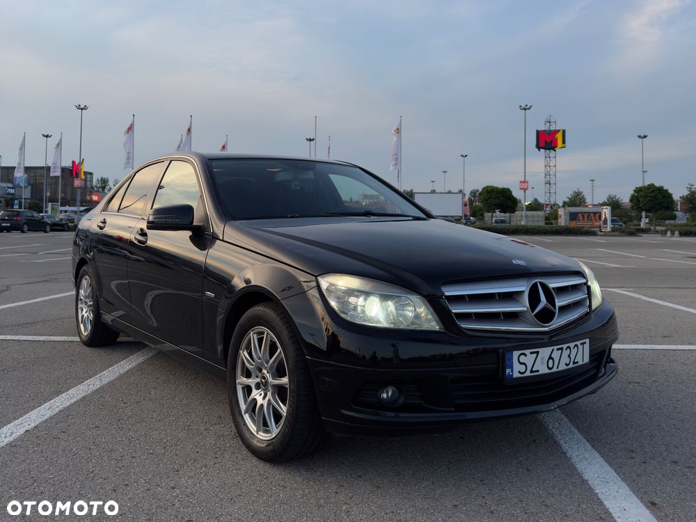 Mercedes-Benz Klasa C 180 CGI Automatik BlueEFFICIENCY - 3