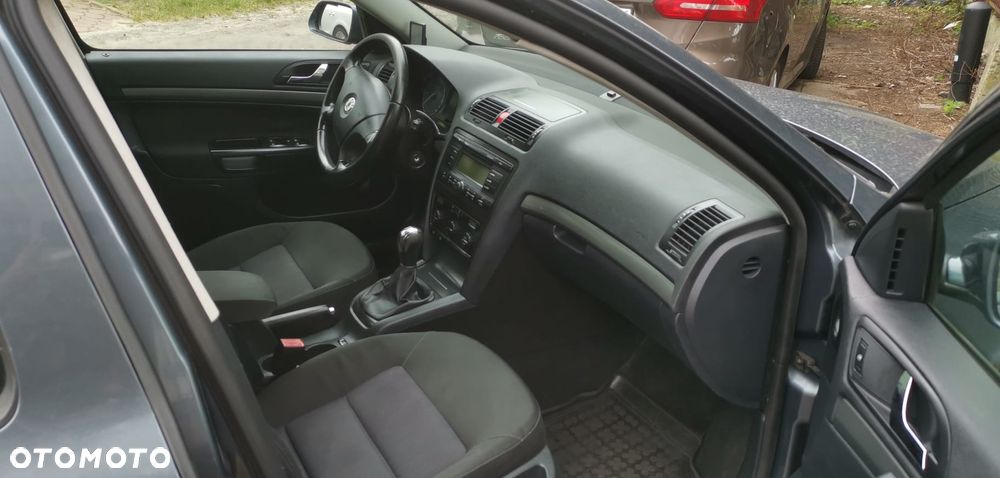 Skoda Octavia 1.8 TSI Ambiente - 8