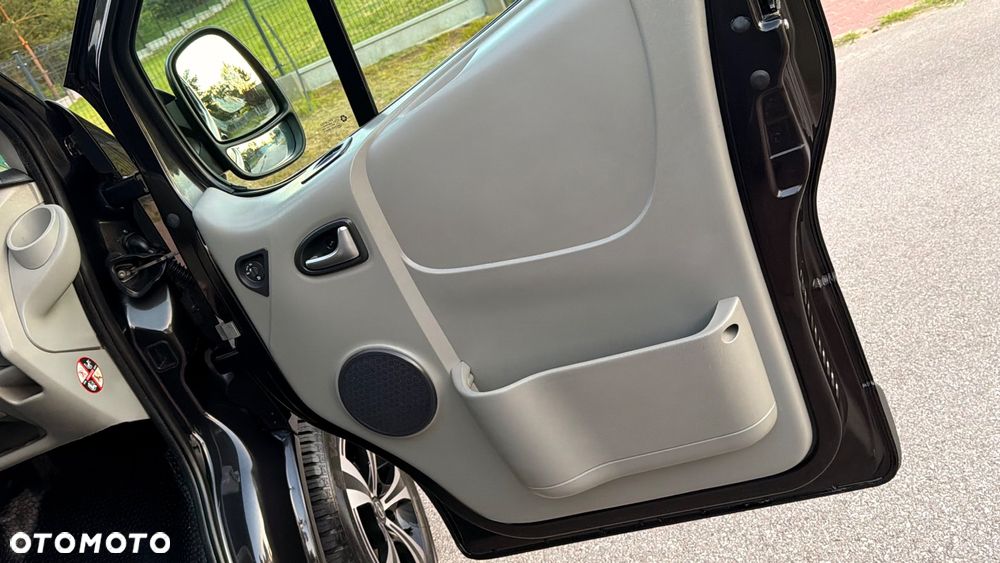 Opel Vivaro - 37