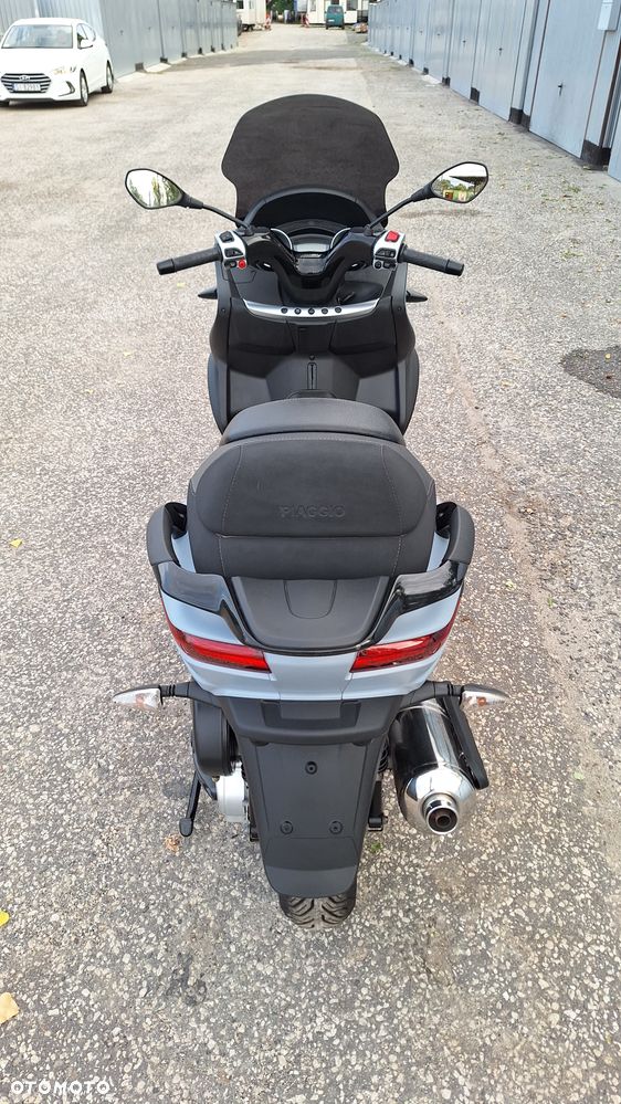 Piaggio MP-3 - 10