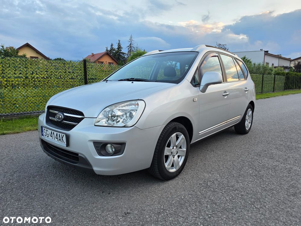 Kia Carens - 1