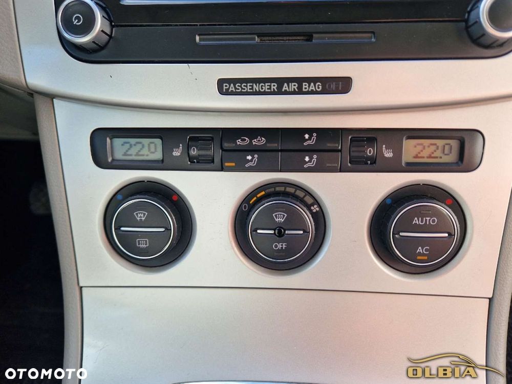 Volkswagen Passat - 22