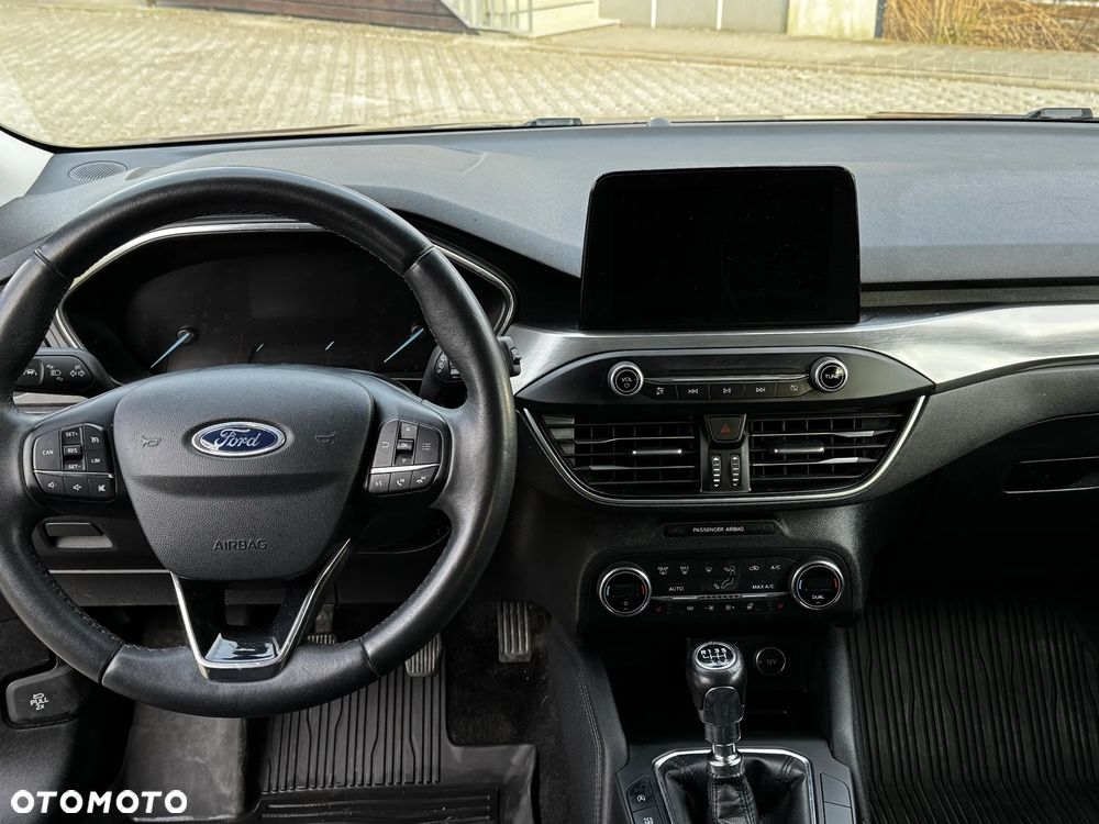 Ford Focus 1.5 EcoBoost Titanium Business - 12