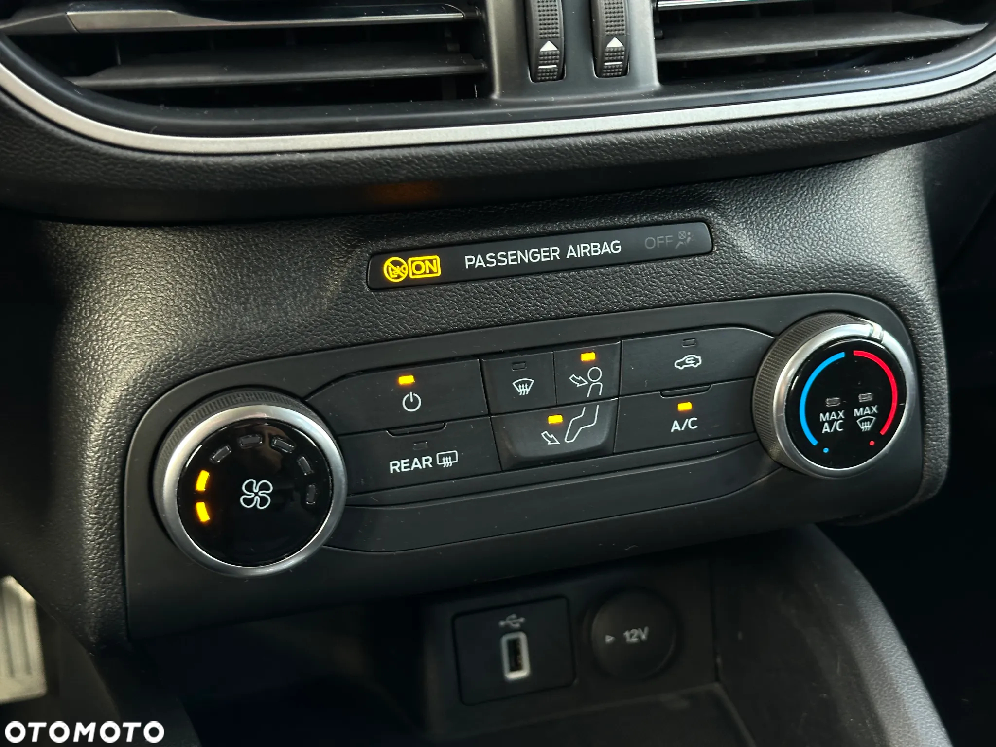 Ford Focus Turnier 1.5 EcoBlue Start-Stopp-System TITANIUM - 17