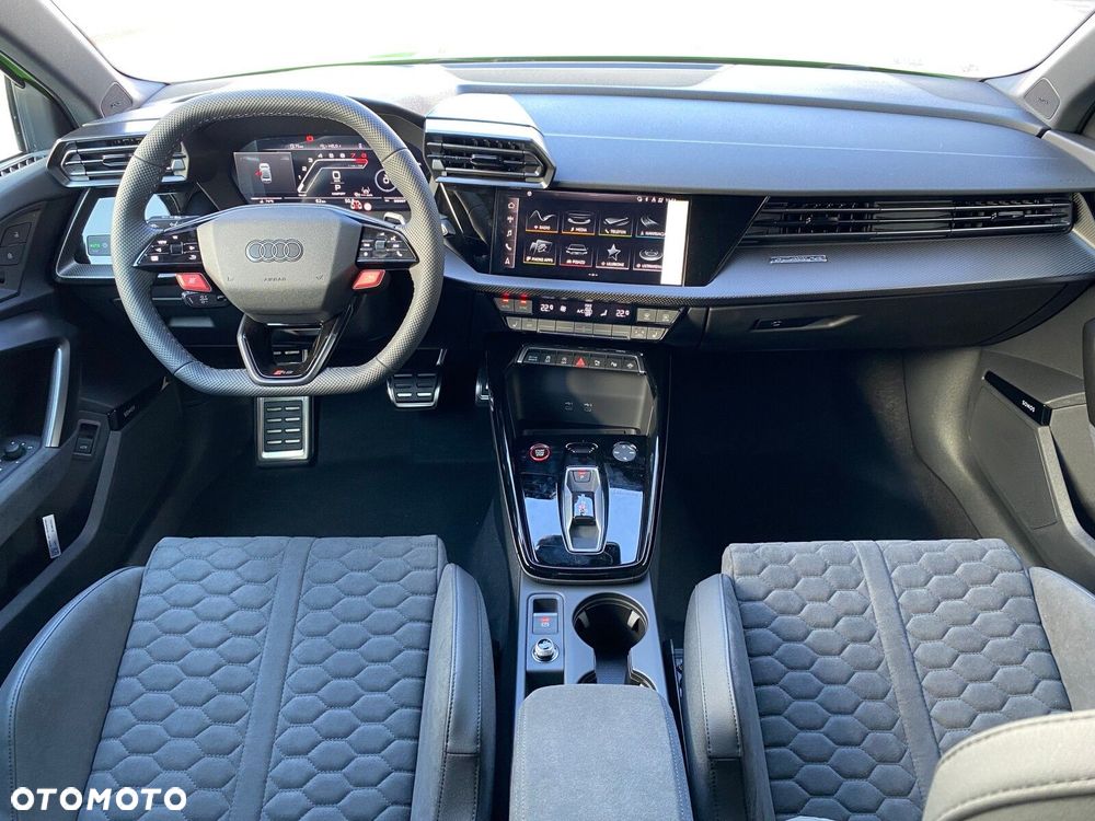 Audi RS3 Limousine - 17