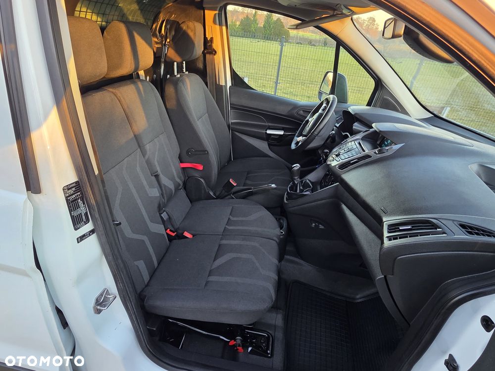 Ford Connect Transit - 17