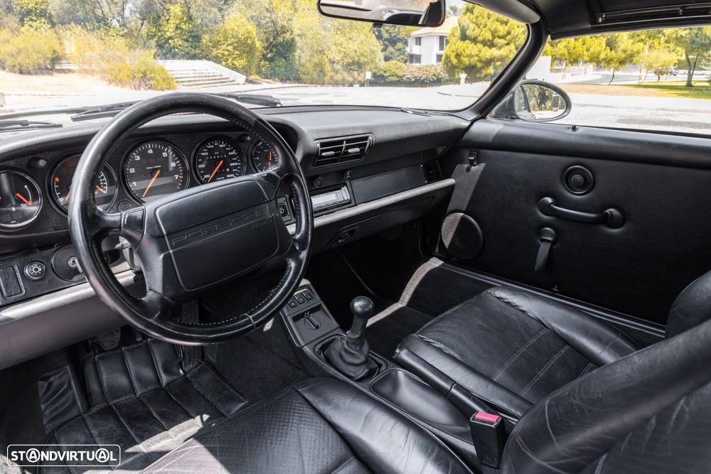 Porsche 911 Série F - 8