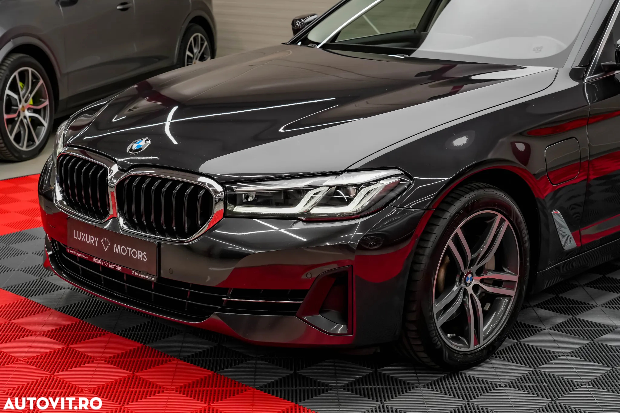 BMW Seria 5 530e iPerformance Aut. - 33