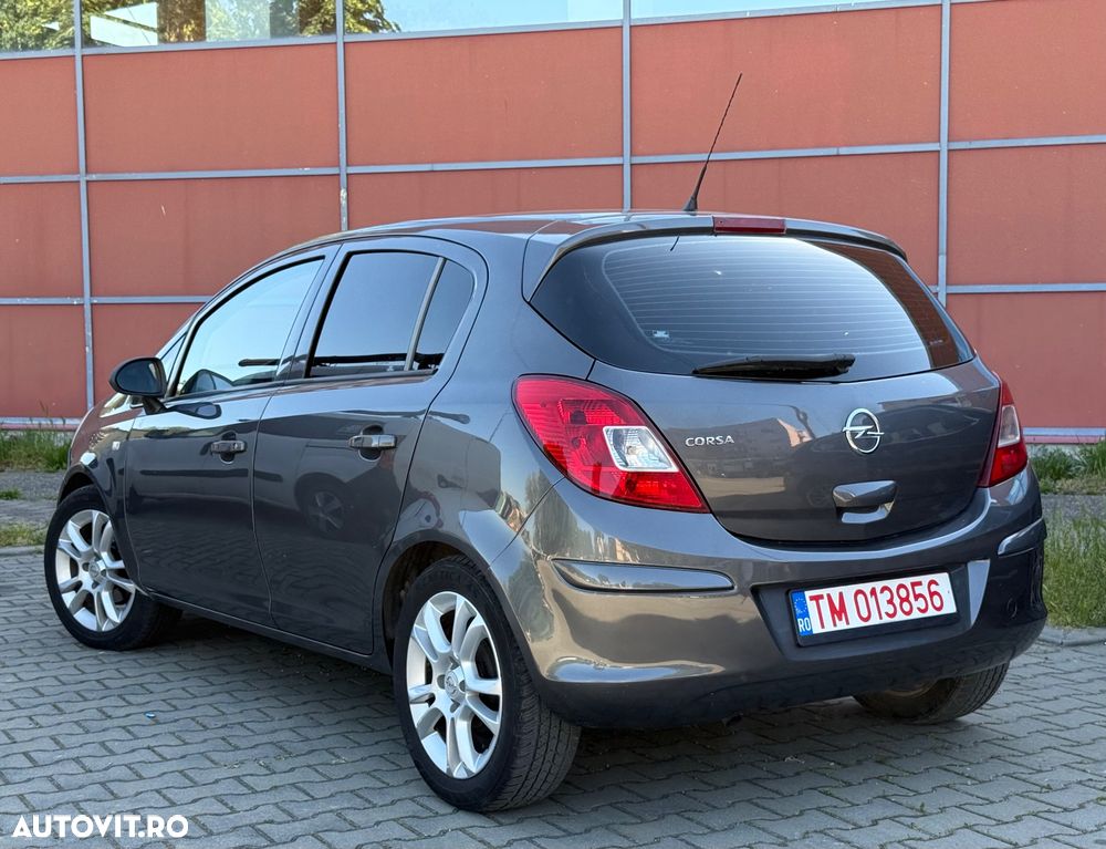Opel Corsa 1.2 Cosmo - 3
