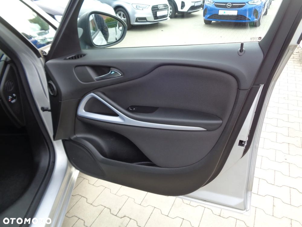 Opel Zafira Tourer 1.4 Turbo drive - 23