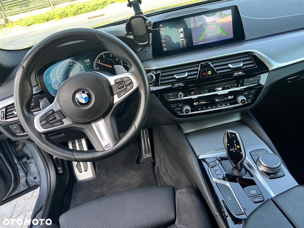 BMW Seria 5 520d xDrive - 11