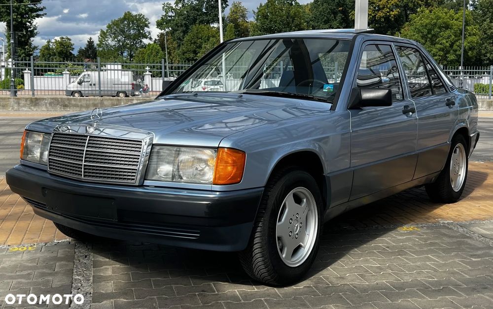 Mercedes-Benz W201 (190)