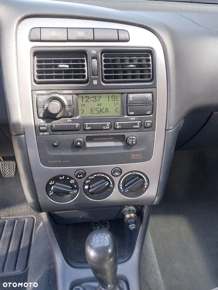 Toyota Avensis - 12