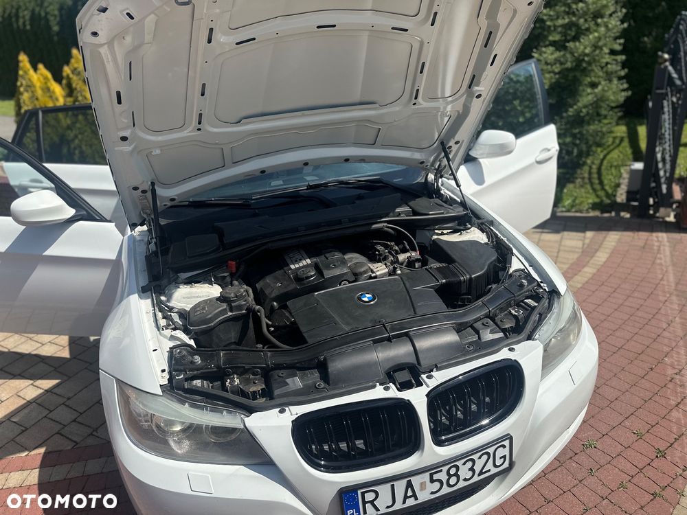 BMW Seria 3 318i - 16