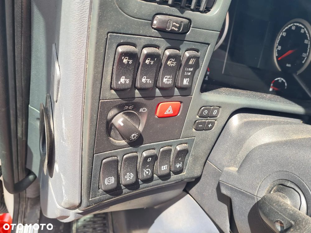 Scania P 230 250 280 320 EURO5 EURO6 OGRZEWANA IZOTERMA OTWIERANY BOK - 21