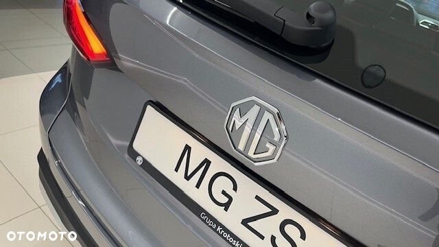 MG ZS - 17