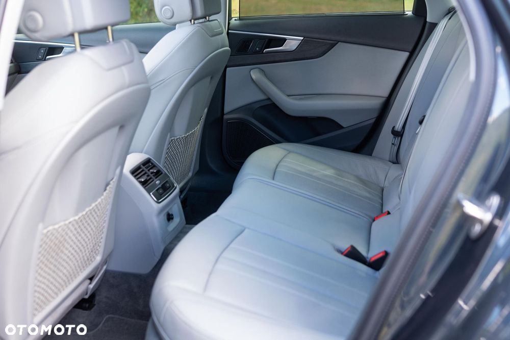Audi A4 Limousine 2.0 TFSI quattro S tronic Ambiente - 19