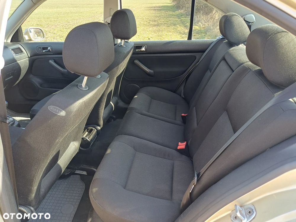 Volkswagen Bora 1.6 Trendline - 8