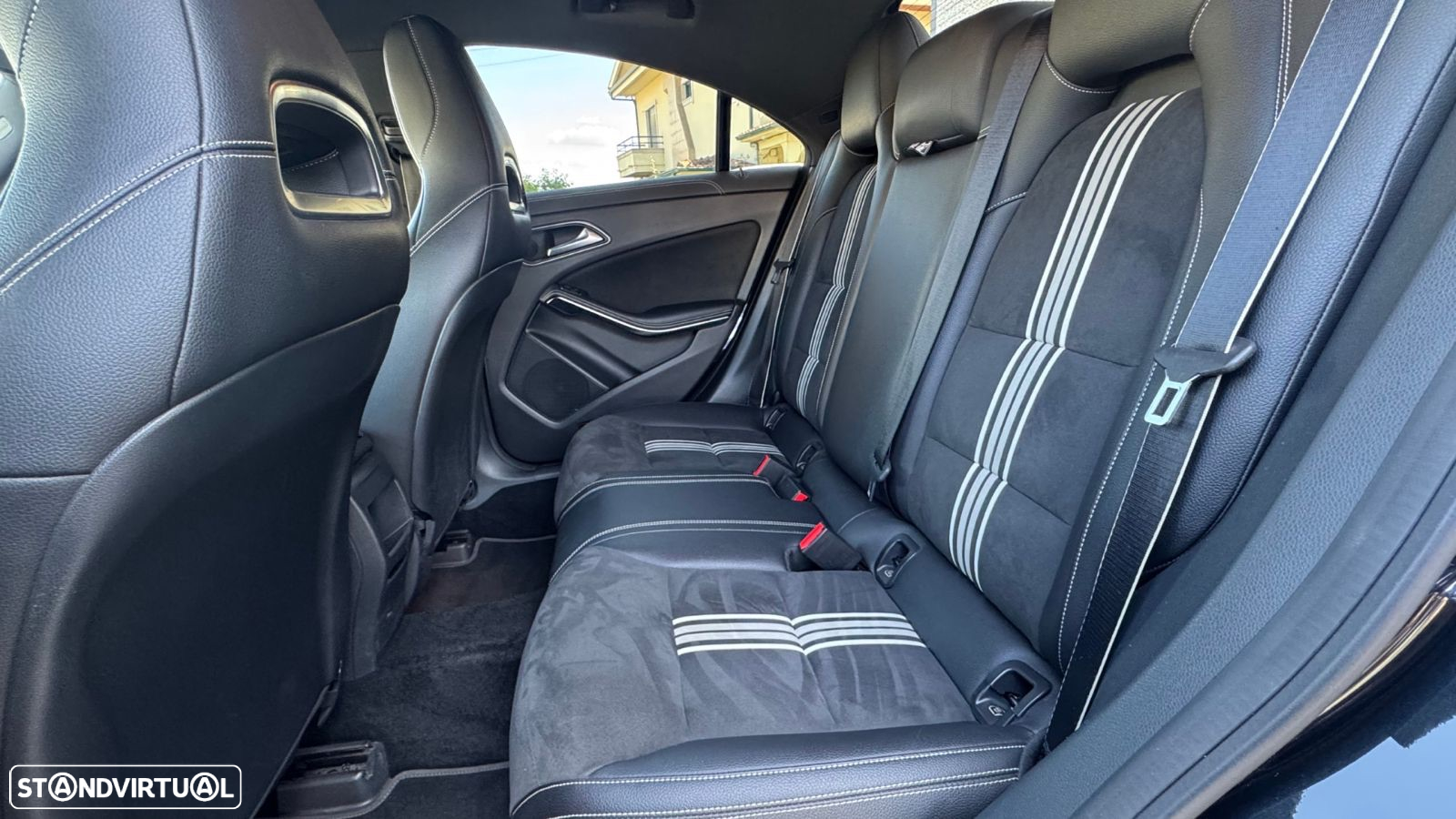 Mercedes-Benz CLA 180 d AMG Line - 12